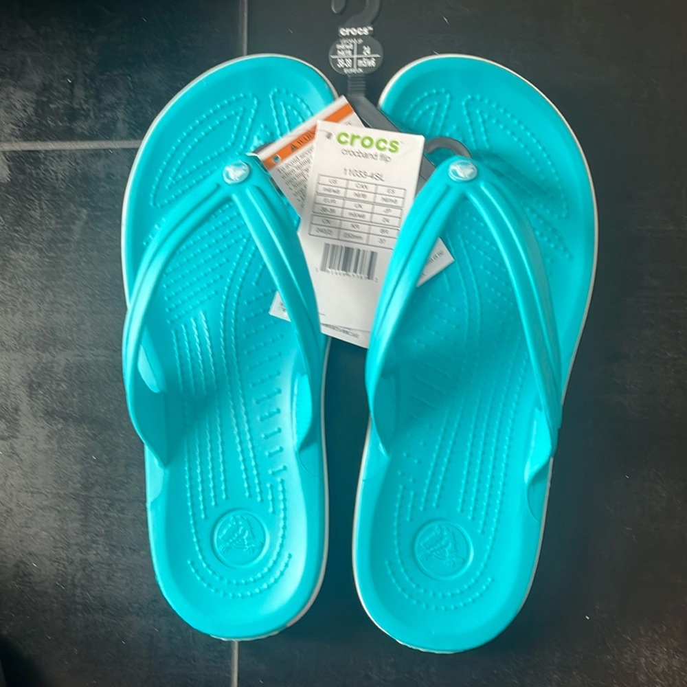 😎 Brand New Crocs Flops ☀️